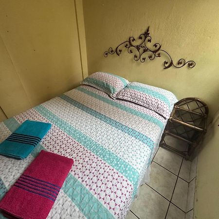 Hostal Los Girasoles By Hostal Inn Flores Εξωτερικό φωτογραφία