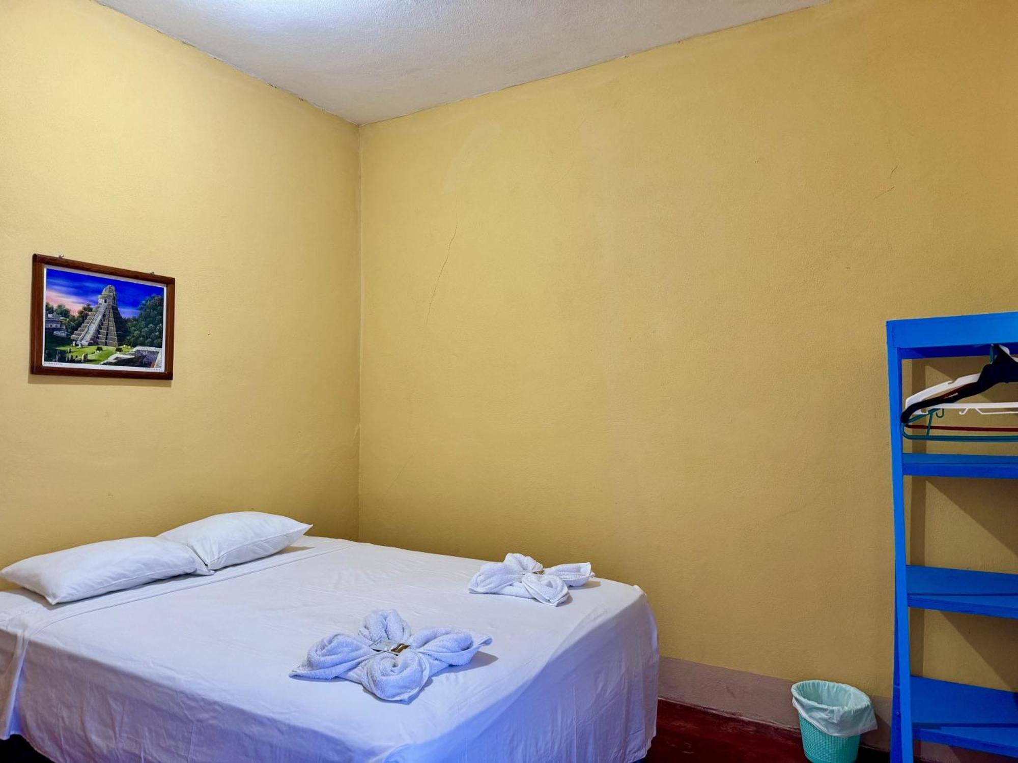Hostal Los Girasoles By Hostal Inn Flores Εξωτερικό φωτογραφία