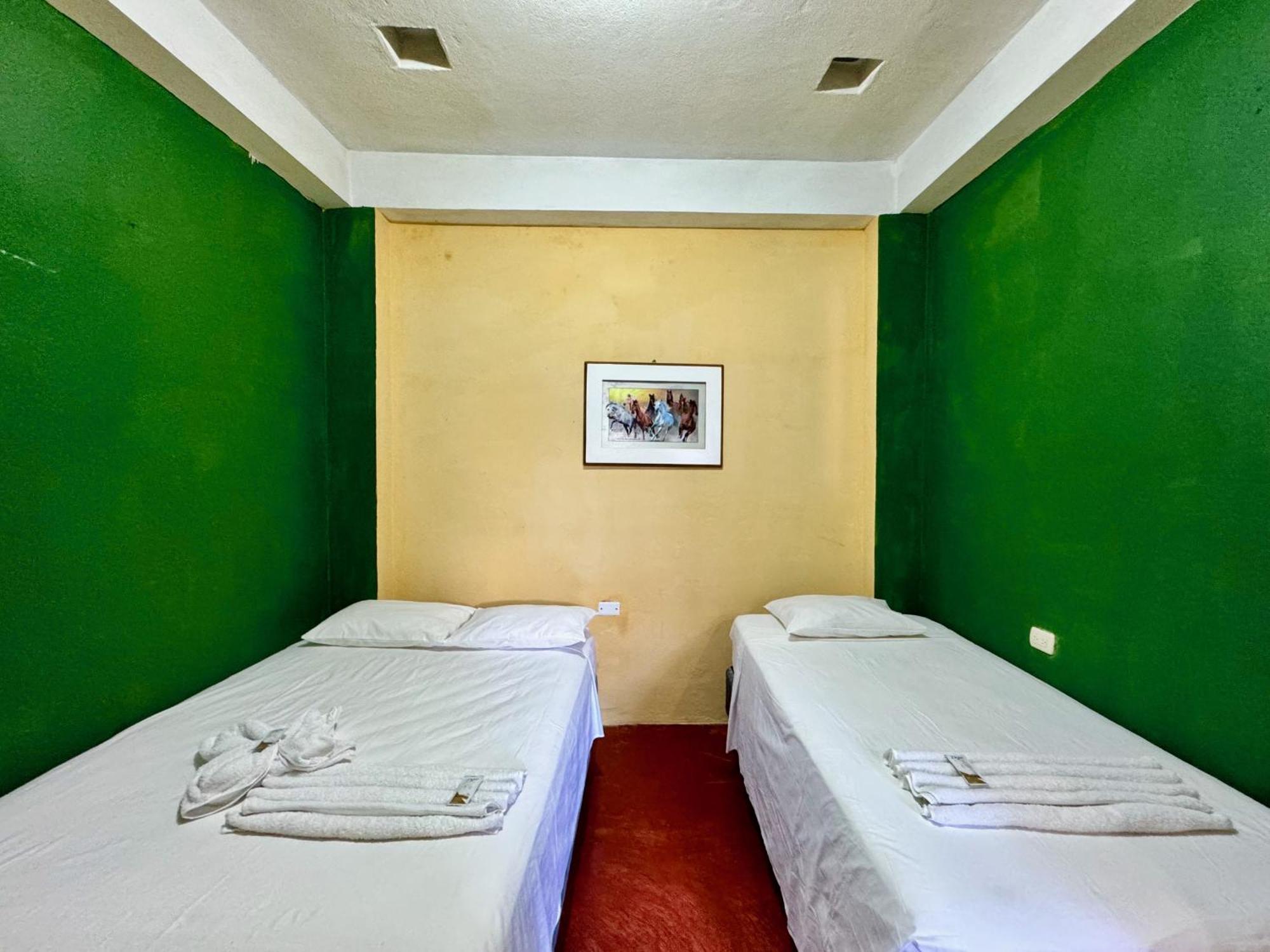 Hostal Los Girasoles By Hostal Inn Flores Εξωτερικό φωτογραφία
